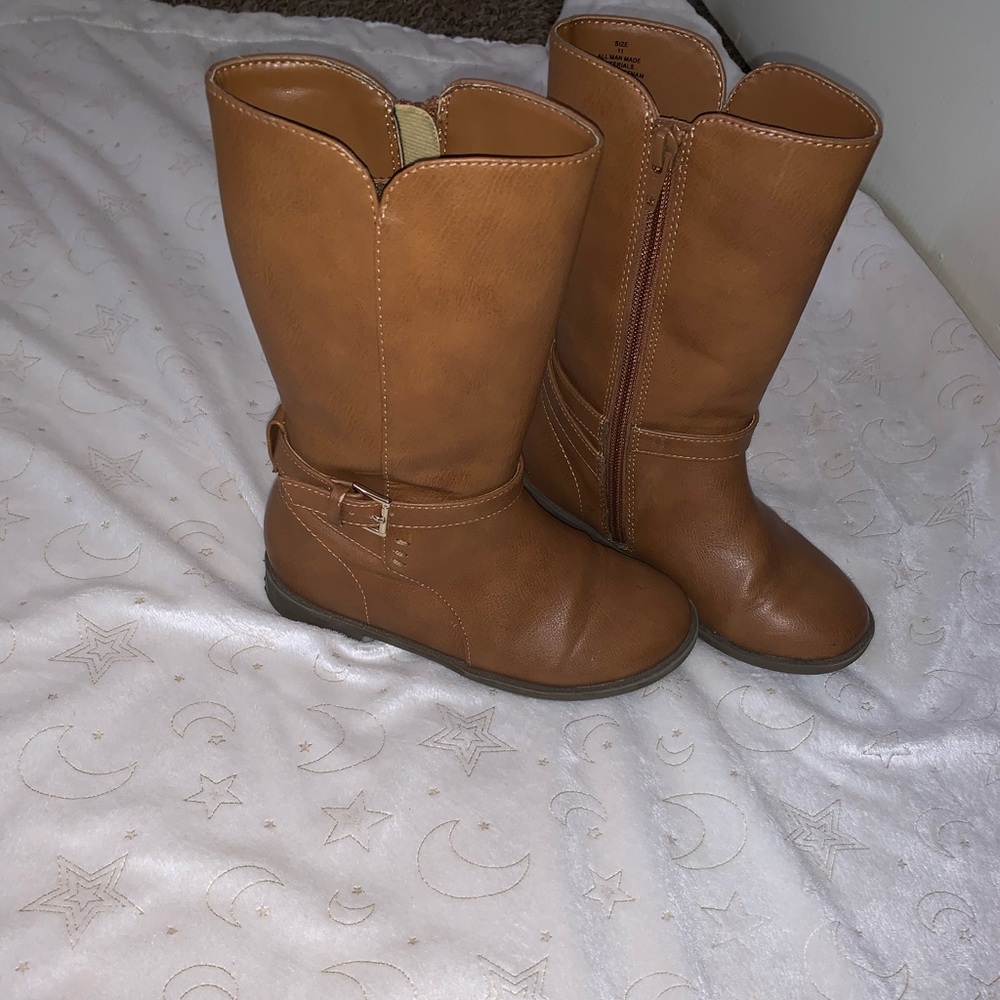 Boots - Picture 3 of 3